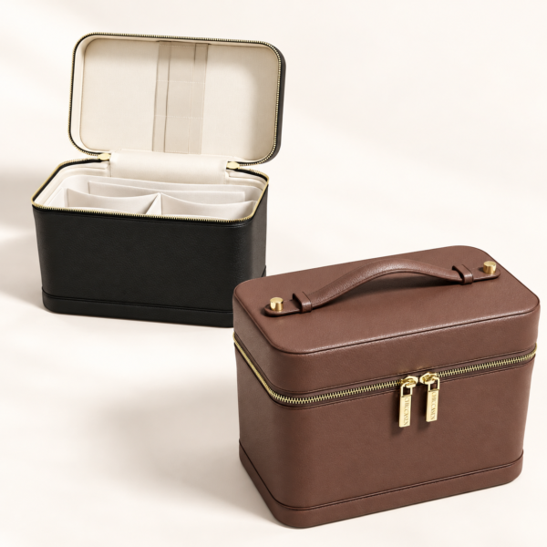 CHICCASEN vanity case shown open with its white organiser beside a closed case.